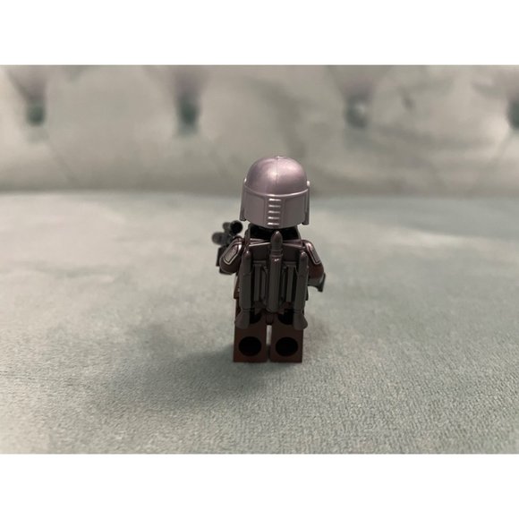 sw1166 The Mandalorian Minifigure - Silver Beskar Armor, Jetpack" NEW L206 - Picture 6 of 6